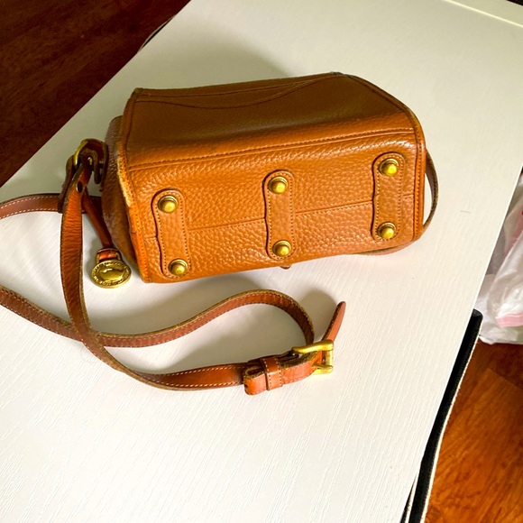 Dooney & Bourke Bags Dooney Bourke Vintage Crossbody Bag Cognac